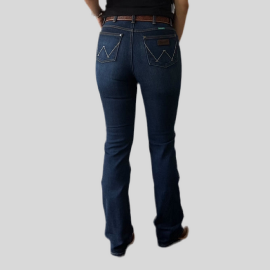 Pantalón Wrangler #7192 Retro High Rise Corte Bota.